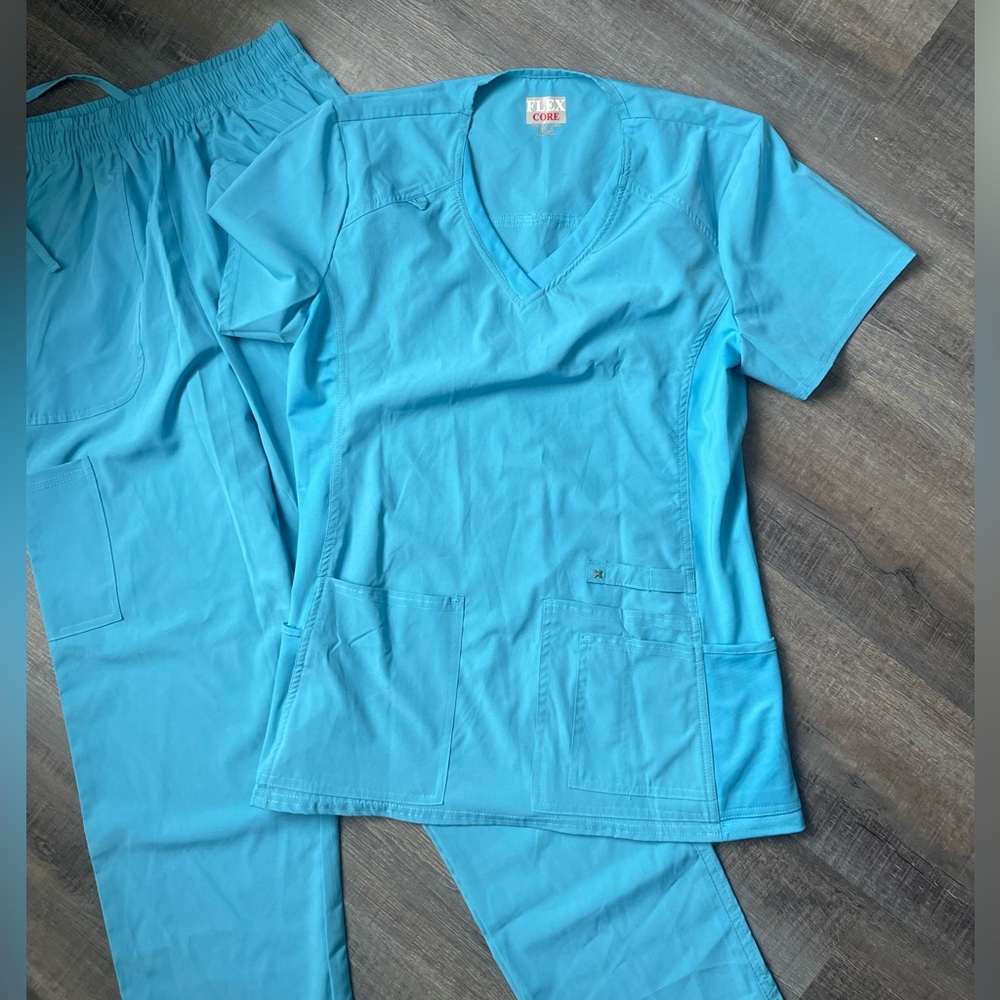 NWOT | WOMANS SCRUB SET